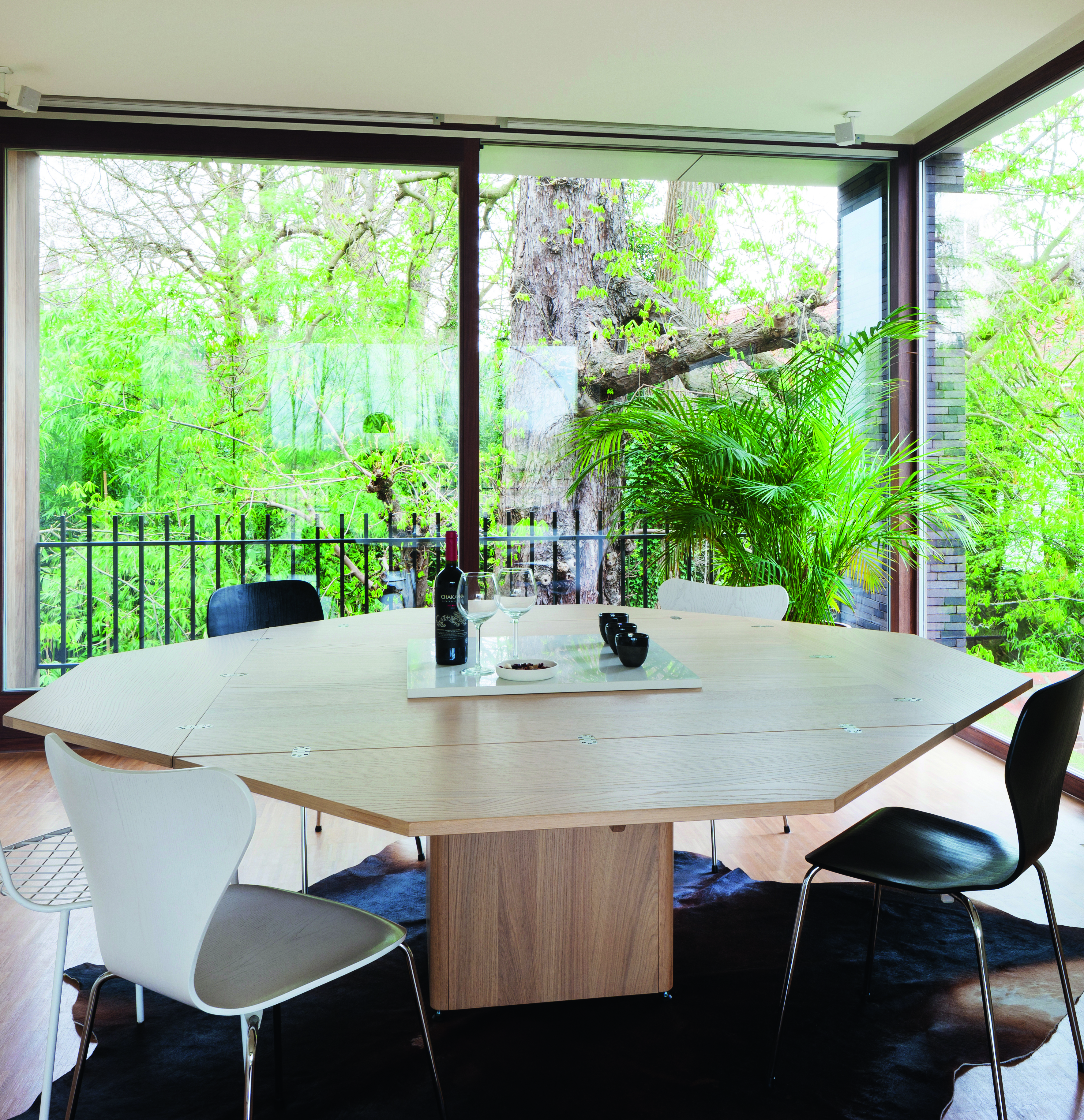 Mmood - tafels op locatie B&B Arck te Tielrode